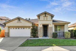 5715 La Venta Way, Sacramento, CA 95835