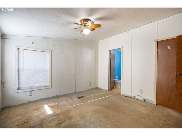 130 WALTER Ct, Roseburg, OR 97471