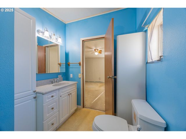 130 WALTER Ct, Roseburg, OR 97471