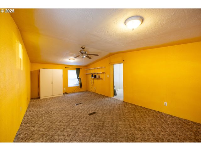 130 WALTER Ct, Roseburg, OR 97471