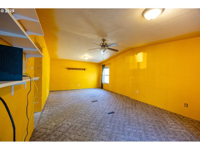 130 WALTER Ct, Roseburg, OR 97471