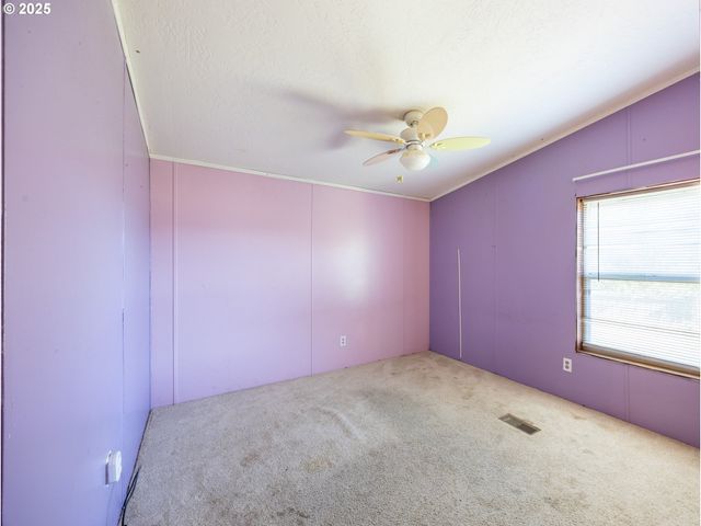 130 WALTER Ct, Roseburg, OR 97471