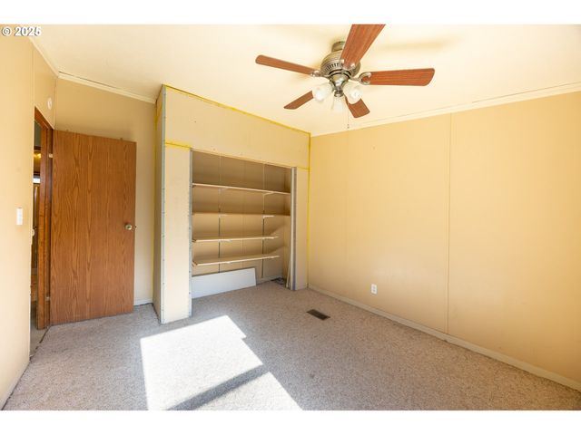 130 WALTER Ct, Roseburg, OR 97471