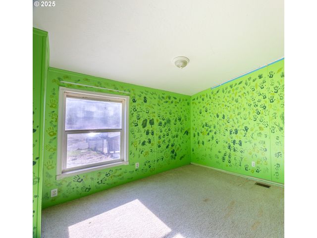 130 WALTER Ct, Roseburg, OR 97471