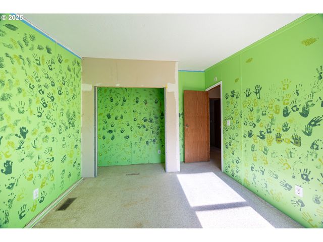 130 WALTER Ct, Roseburg, OR 97471