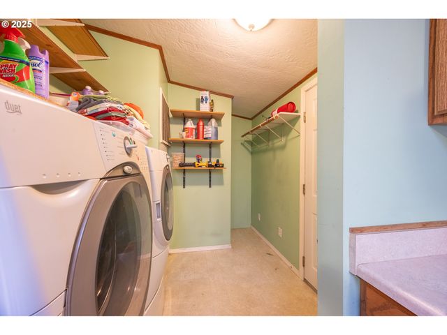 130 WALTER Ct, Roseburg, OR 97471