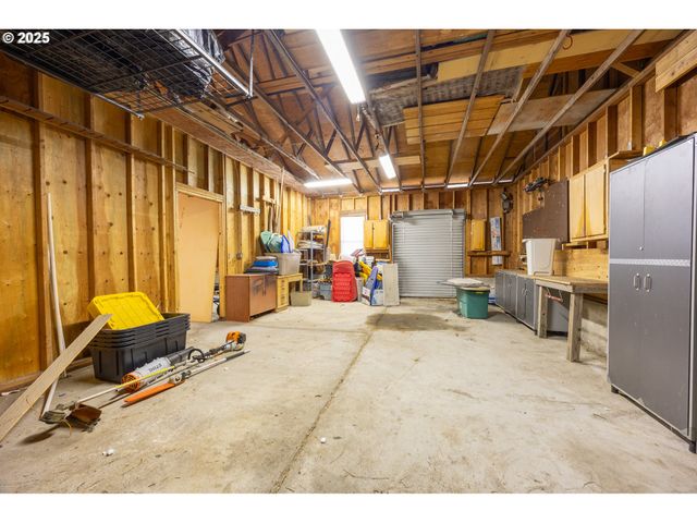 130 WALTER Ct, Roseburg, OR 97471