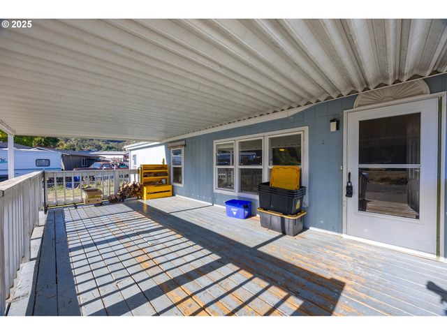 130 WALTER Ct, Roseburg, OR 97471