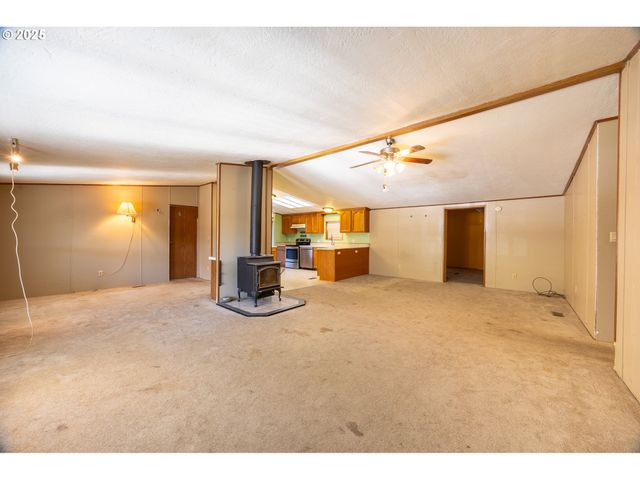 130 WALTER Ct, Roseburg, OR 97471