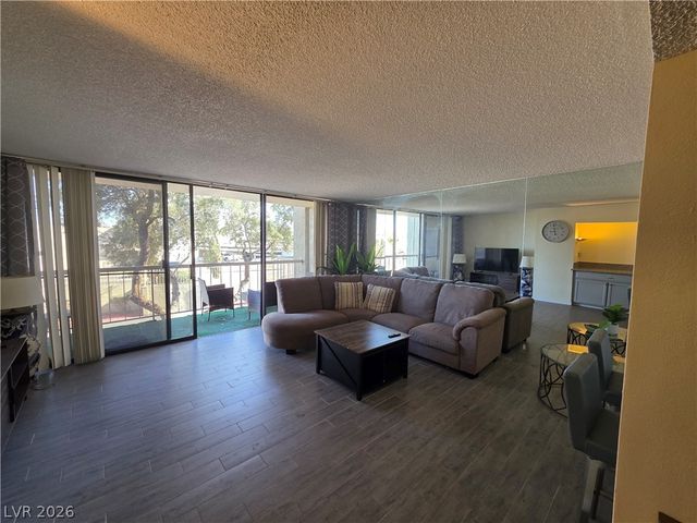 750 South Royal Crest Circle 313, Las Vegas, NV 89169