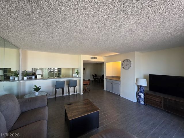 750 South Royal Crest Circle 313, Las Vegas, NV 89169