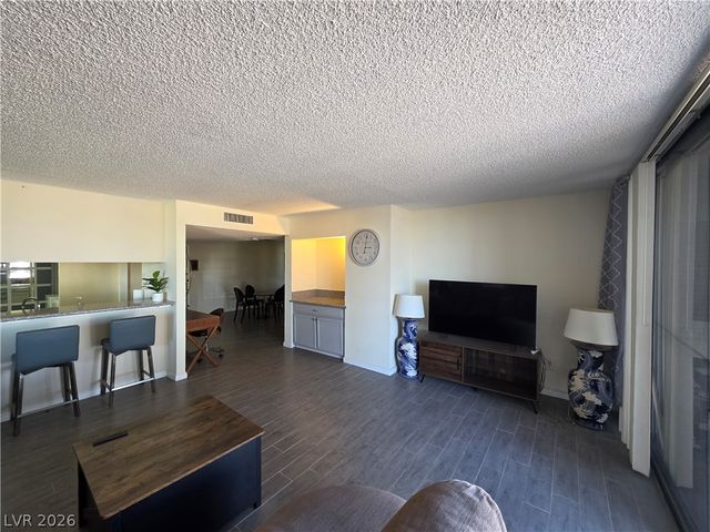 750 South Royal Crest Circle 313, Las Vegas, NV 89169
