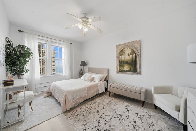 6101 N Sheridan Road 12E, Chicago, IL 60660