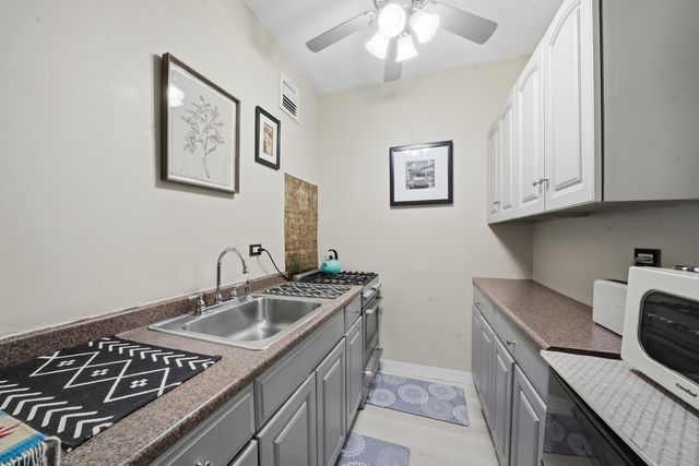 6101 N Sheridan Road 12E, Chicago, IL 60660