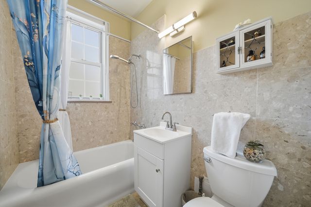 6101 N Sheridan Road 12E, Chicago, IL 60660