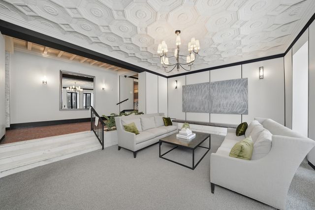 6101 N Sheridan Road 12E, Chicago, IL 60660