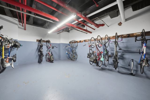 6101 N Sheridan Road 12E, Chicago, IL 60660