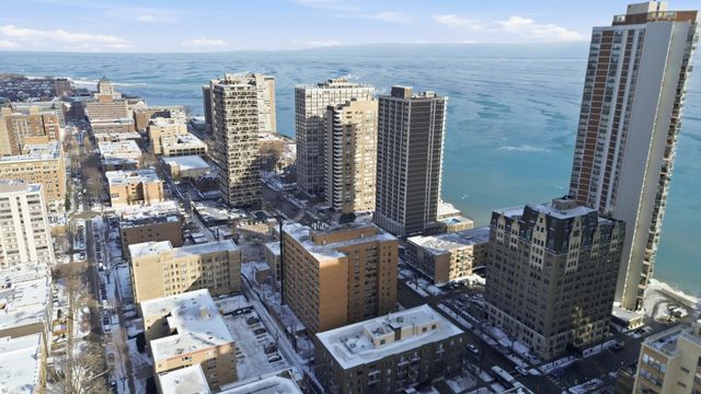 6101 N Sheridan Road 12E, Chicago, IL 60660