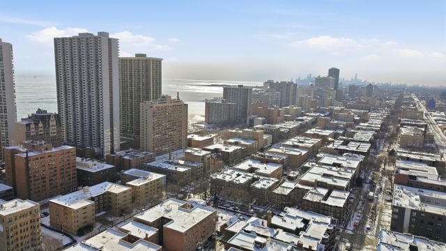 6101 N Sheridan Road 12E, Chicago, IL 60660