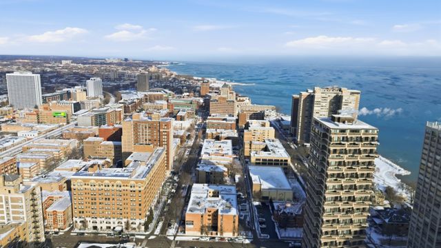 6101 N Sheridan Road 12E, Chicago, IL 60660