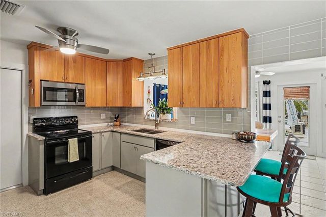 3608 Rita LN, St. James City, FL 33956