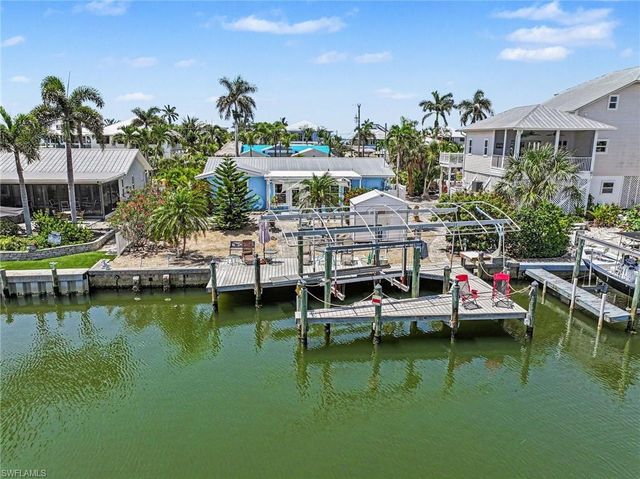 3608 Rita LN, St. James City, FL 33956