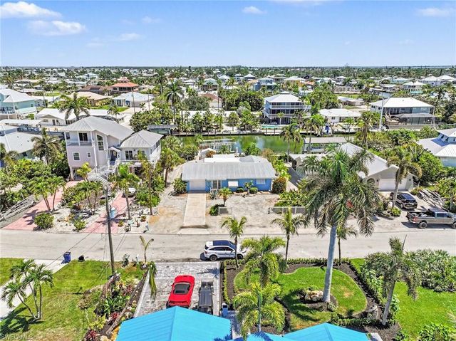3608 Rita LN, St. James City, FL 33956