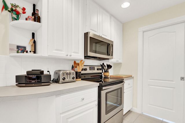131 Radcliffe Court, Jupiter, FL 33458