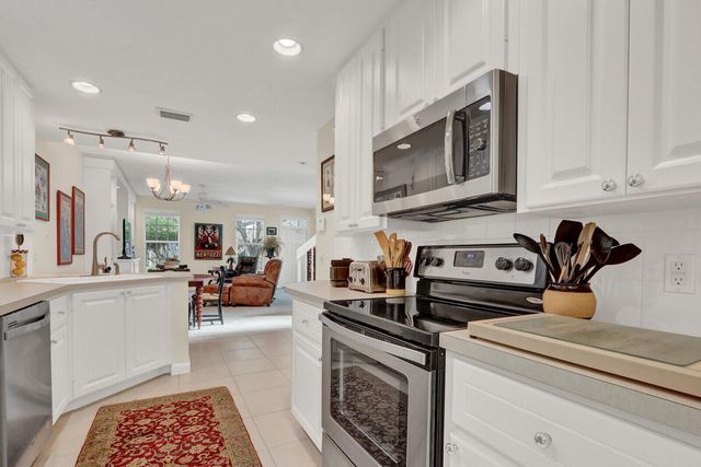 131 Radcliffe Court, Jupiter, FL 33458