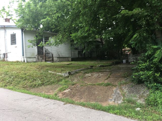 601 9th St, Clarksville, TN 37040