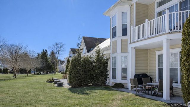 17 Sonata Court, Lake Grove, NY 11755