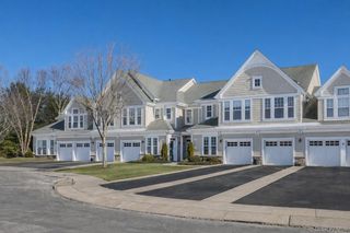 17 Sonata Court, Lake Grove, NY 11755