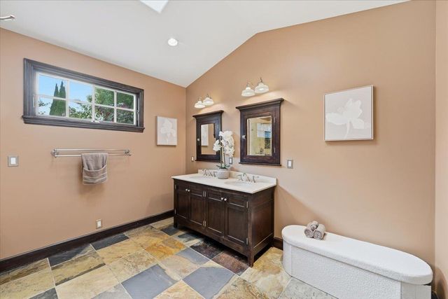 278 Iris Street, Redwood City, CA 94062