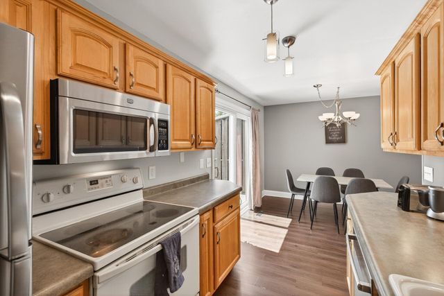 1473 Goodwin Avenue N, Oakdale, MN 55128