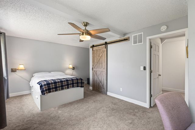 1473 Goodwin Avenue N, Oakdale, MN 55128