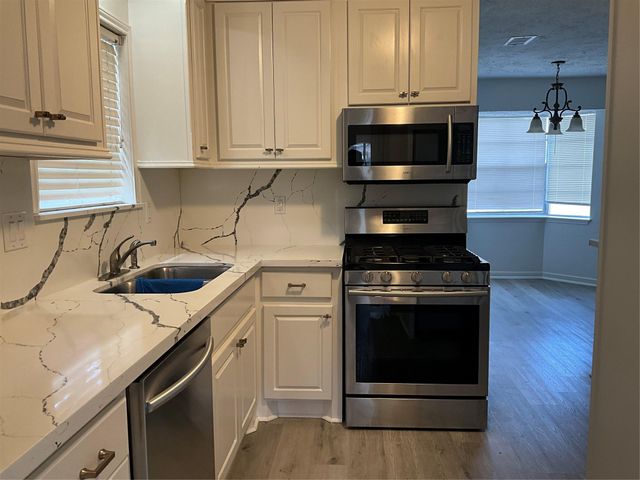 11914 Mulholland Drive, Meadows Place, TX 77477