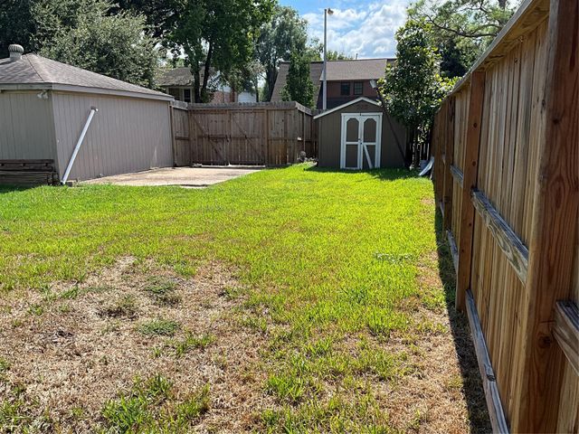 11914 Mulholland Drive, Meadows Place, TX 77477