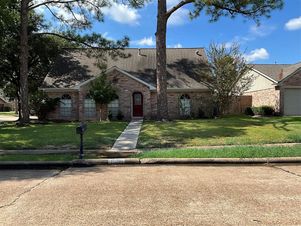 11914 Mulholland Drive, Meadows Place, TX 77477