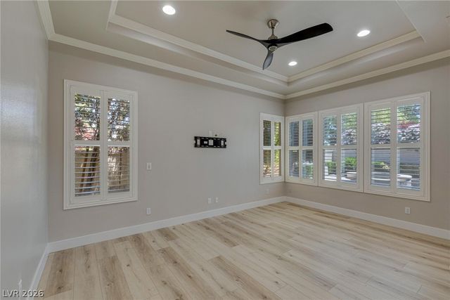 300 Kingsclear Court, Las Vegas, NV 89145