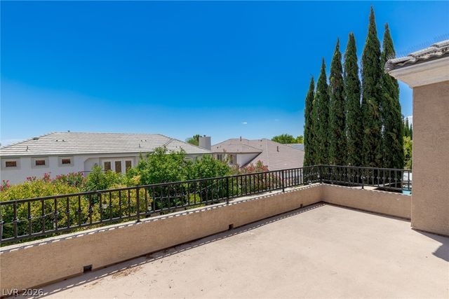 300 Kingsclear Court, Las Vegas, NV 89145