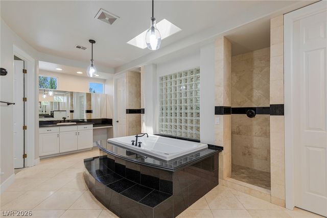 300 Kingsclear Court, Las Vegas, NV 89145