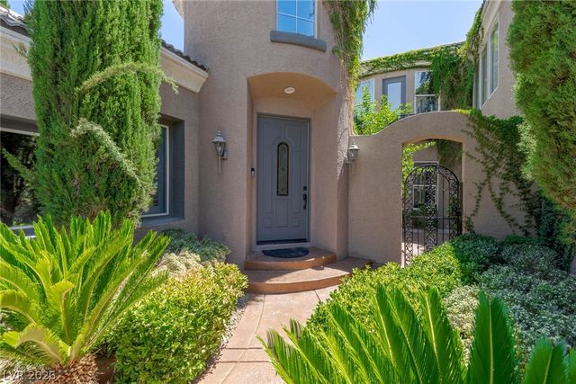 300 Kingsclear Court, Las Vegas, NV 89145