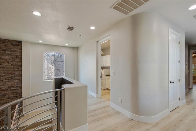 300 Kingsclear Court, Las Vegas, NV 89145