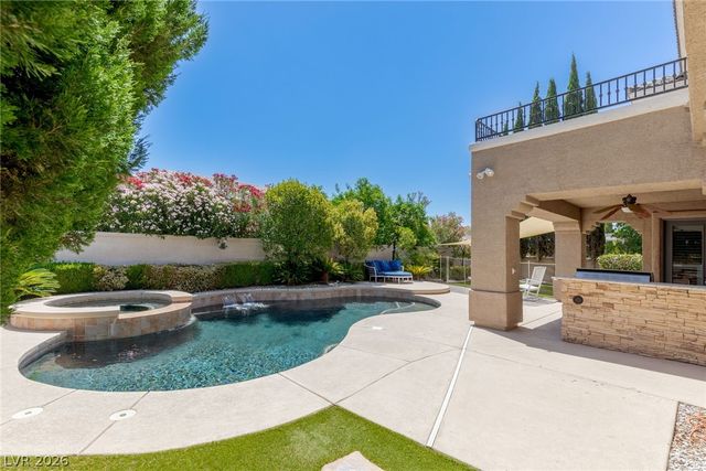 300 Kingsclear Court, Las Vegas, NV 89145