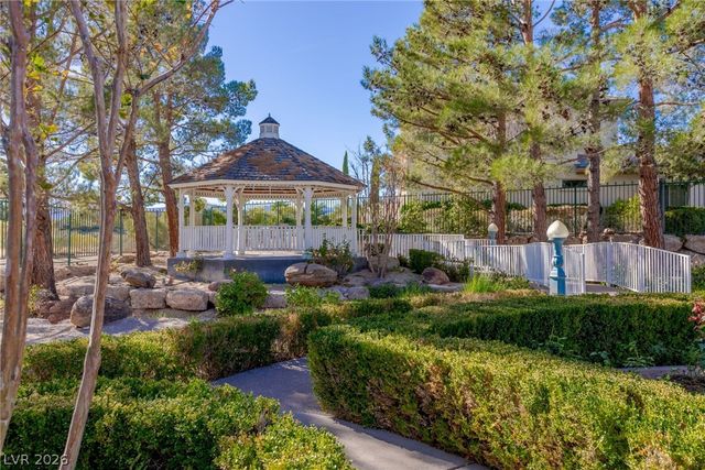 300 Kingsclear Court, Las Vegas, NV 89145