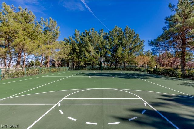 300 Kingsclear Court, Las Vegas, NV 89145