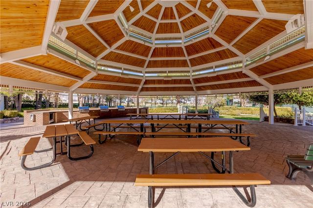 300 Kingsclear Court, Las Vegas, NV 89145