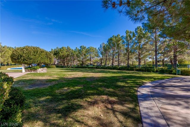 300 Kingsclear Court, Las Vegas, NV 89145