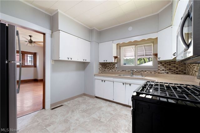 51 Indianola Road, Youngstown, OH 44512