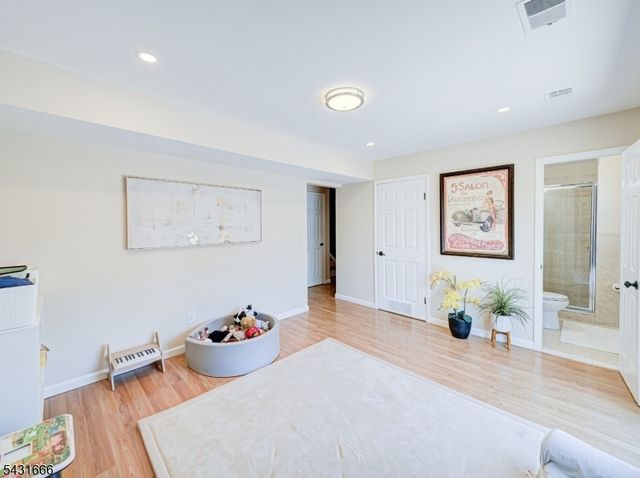 1897 Bell Pl, South Plainfield Boro, NJ 07080